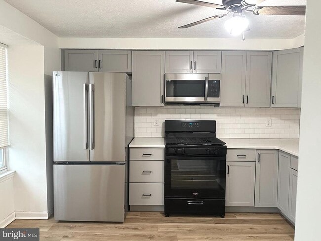 Foto del edificio - 31 Stoneshire Dr