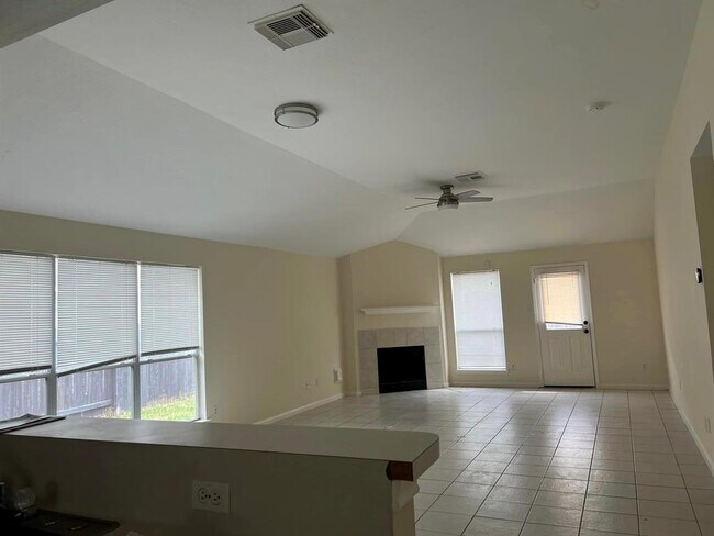 Building Photo - 17231 Glenpatti Dr