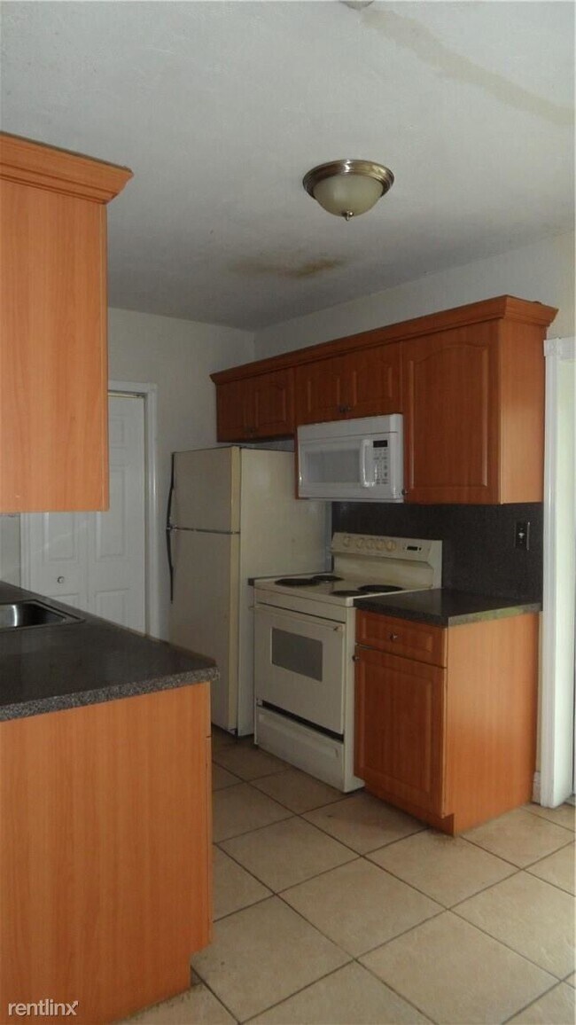 Building Photo - 3 br, 2 bath House - 700 N 70th Ave