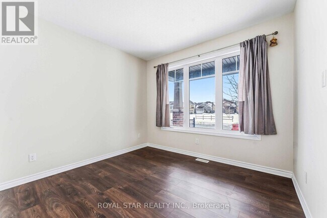 Building Photo - 284 Ponderosa St