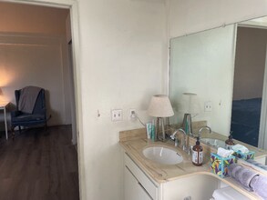 Building Photo - 4220 N Granada Dr