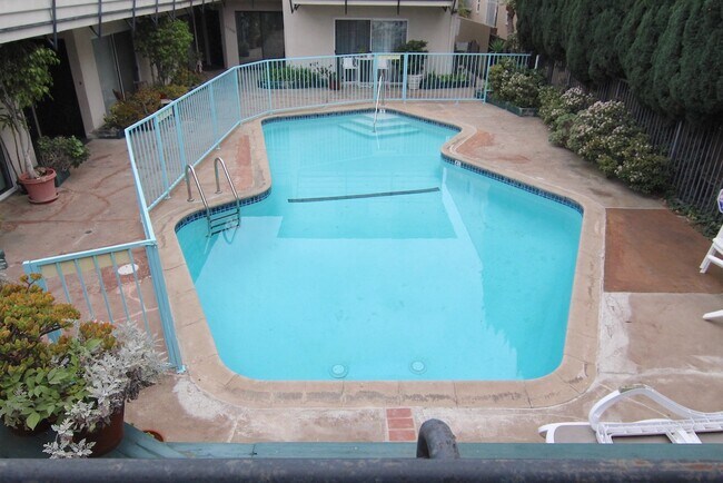 Foto del edificio - 11658 W Sunset Blvd