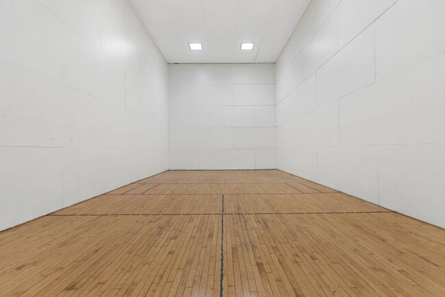 Building Photo - 1 bedroom in Chicago IL 60611