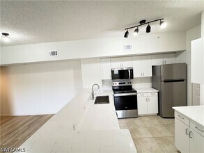 Building Photo - 1830 Florida Club Cir