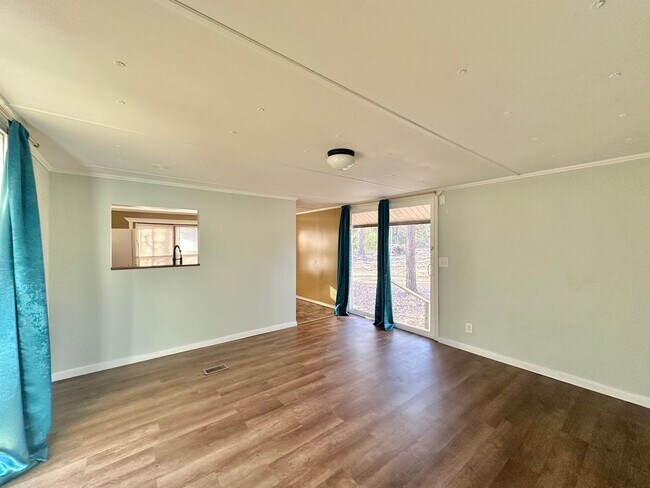 Foto del edificio - Coming Soon! Charming Country Retreat at the End of a Quiet Road