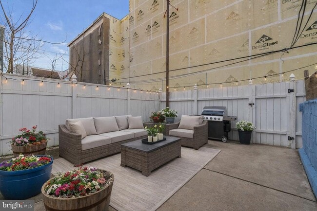 Building Photo - 1124 S 15th St