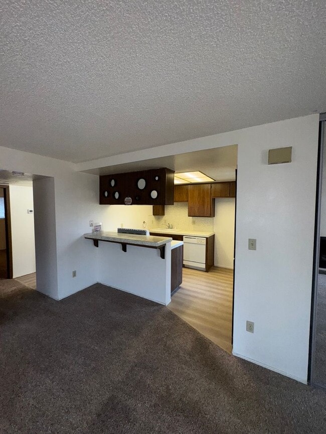Foto del edificio - Ready To Move!!