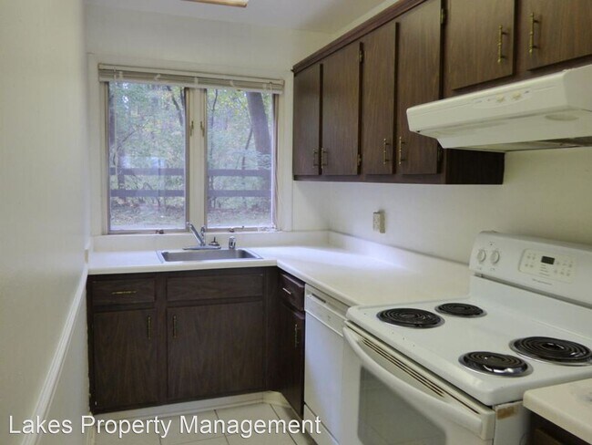 Building Photo - 2 br, 2 bath House - 10 Zurich Court Unit 01