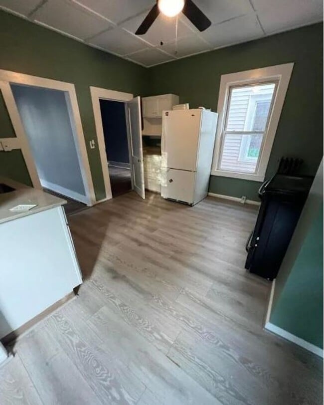 Building Photo - 98 Lincoln St