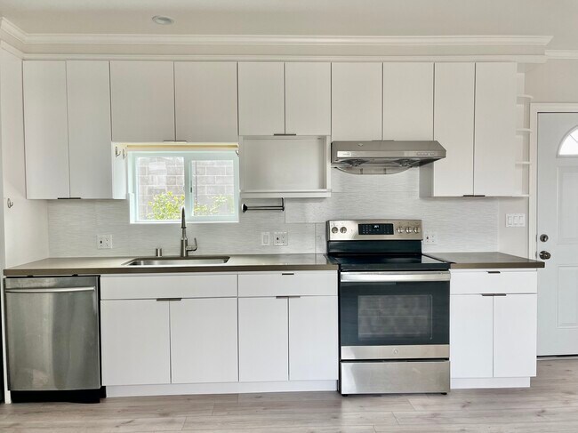 Building Photo - 1756 Washington St