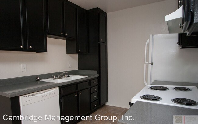 Building Photo - 1371 E Lexington Ave