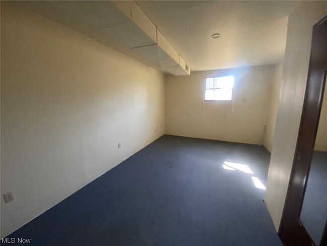 Foto del edificio - 771 E Park Ave