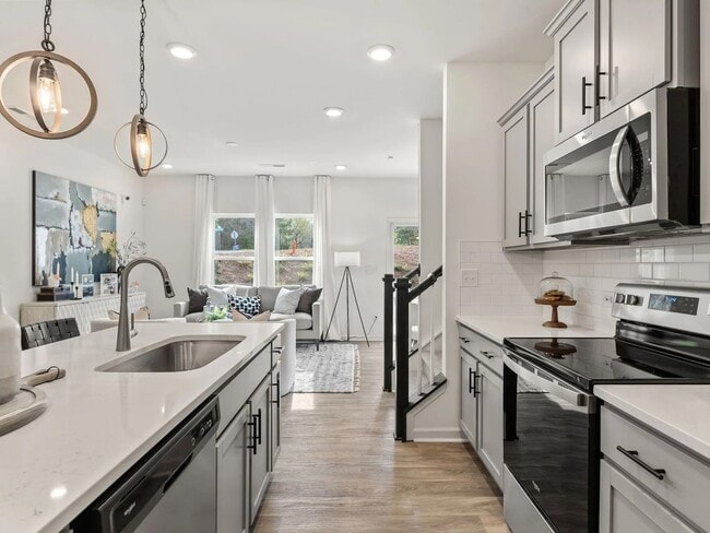 Building Photo - FREE MONTH'S RENT! NEW 3BD Townhome Walkin...