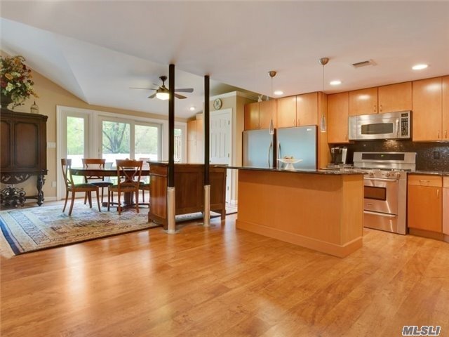 Foto del edificio - 4 Glenford Ln