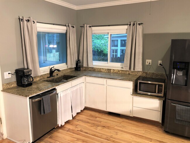 Granite countertops - 1915 Boston S Ave