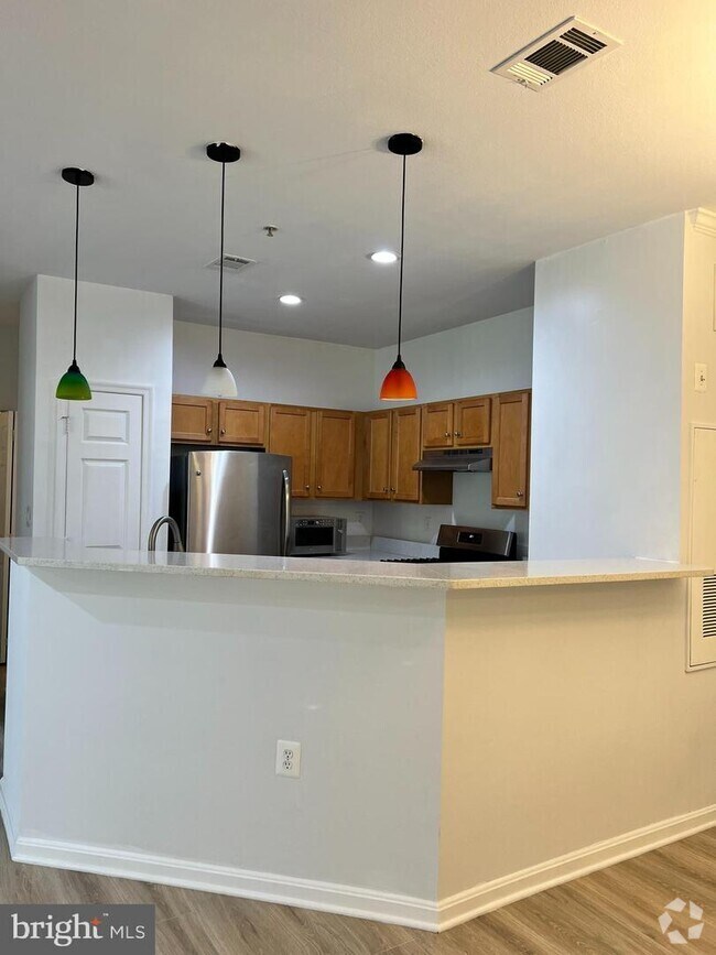 Stonegate at Faircrest Apartments under 2,995 Centreville, VA 1