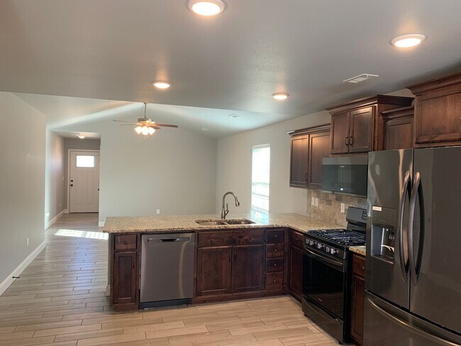 Foto del edificio - Beautiful 4 Bedroom Home for lease, Benton...