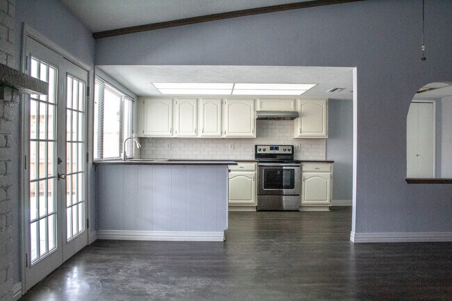 Building Photo - 2132 Meadfoot Rd