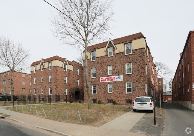 Building Photo - Woodcroft Apartments