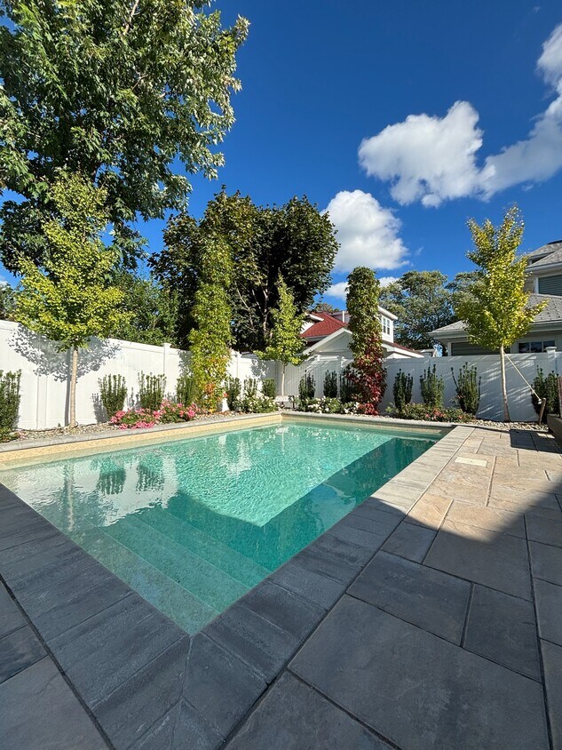 Primary Photo - 21 Apthorp St