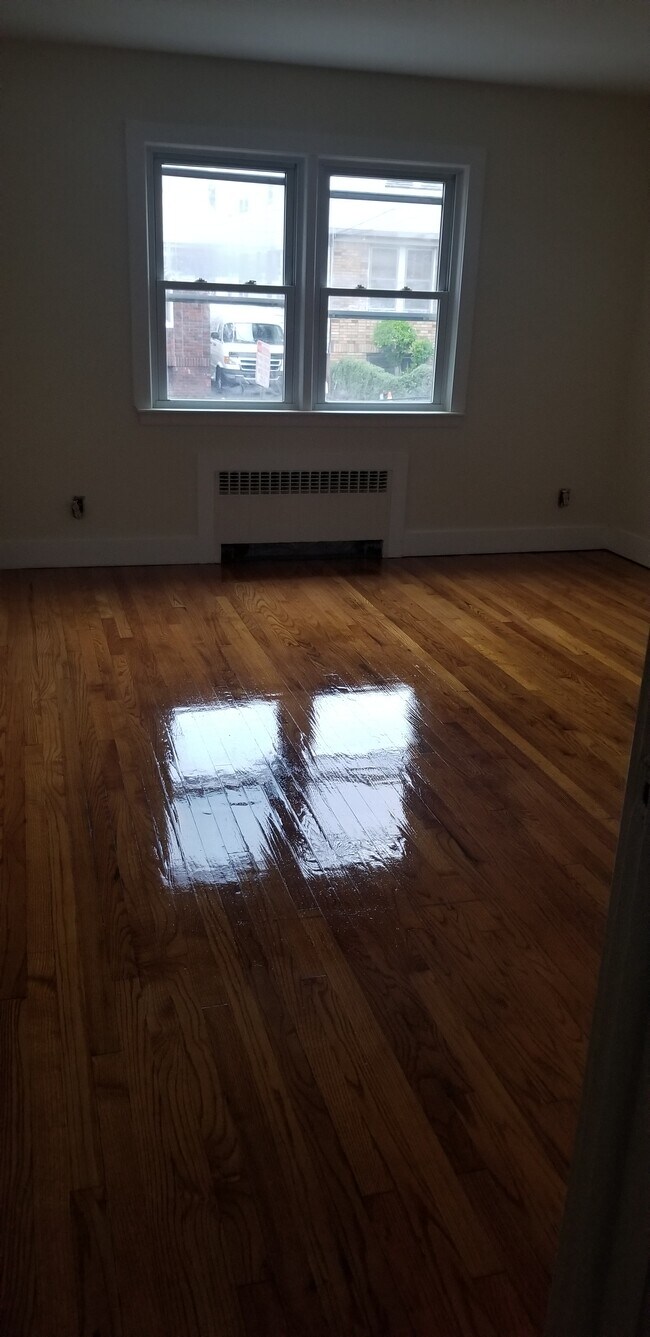 Master bedroom - 84 W Allen St