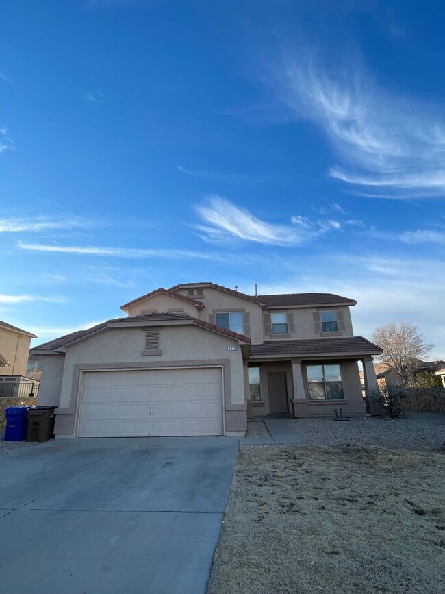 Building Photo - Beautiful 4 Bedroom, 3 Bathroom Home in So...