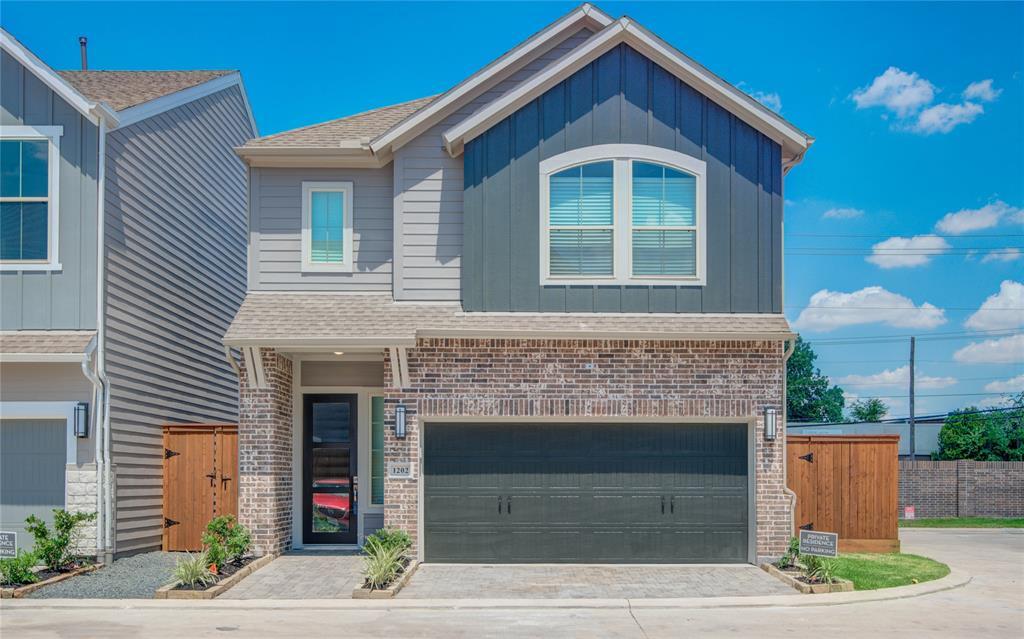 Foto principal - 1202 Kiefer Hill Way
