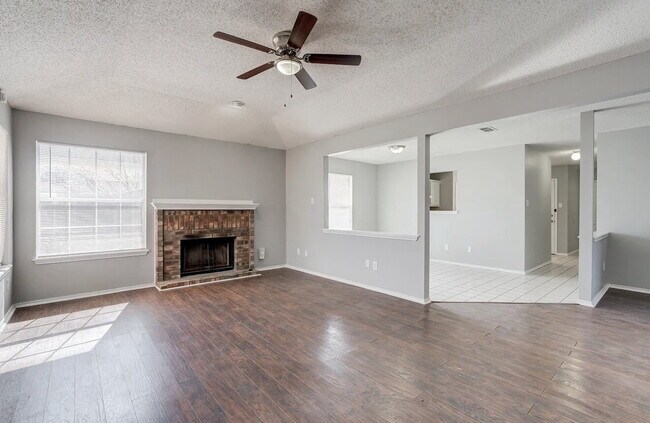 Building Photo - "Charming 3-Bed, 2-Bath Home in Lubbock - 1509 Sq Ft of Comfortable Living!"