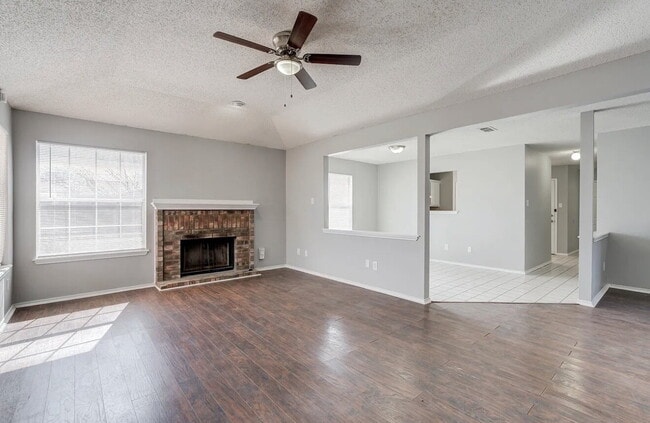 Foto del edificio - "Charming 3-Bed, 2-Bath Home in Lubbock - 1509 Sq Ft of Comfortable Living!"
