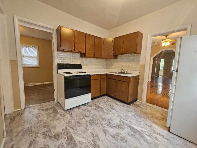 514 S Edwards Ave Unit (1st Floor), Syracuse, NY 13206 Room for Rent