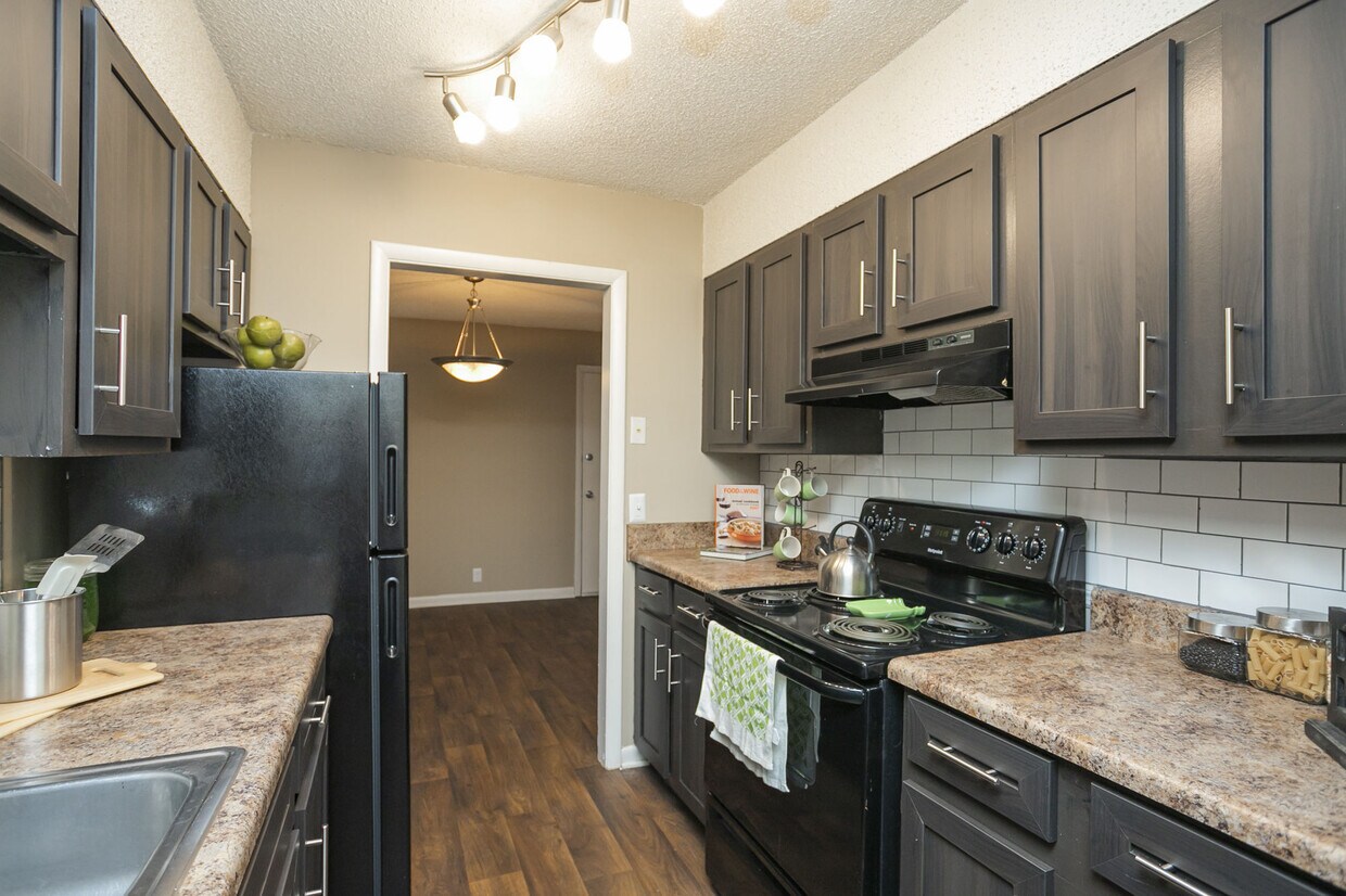 The Village at Crestview Apartments Apartments at 1598 Crestview Dr