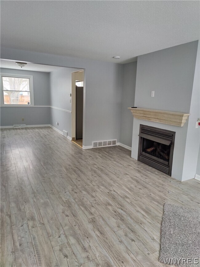 Foto del edificio - 32 Cascade Dr