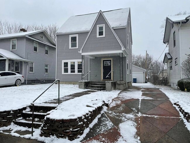 Photo - 253 Santa Clara Ave House