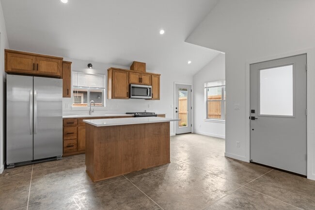 Building Photo - 109 Gangnes Dr