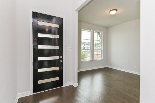 Foto del edificio - 24919 Lily Hall Ct