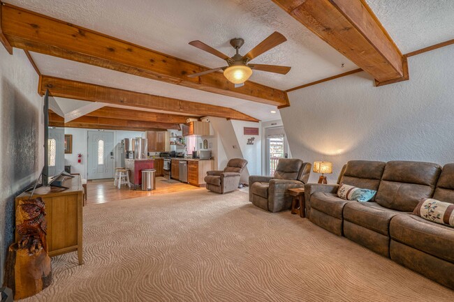 Building Photo - 104 Meadowood