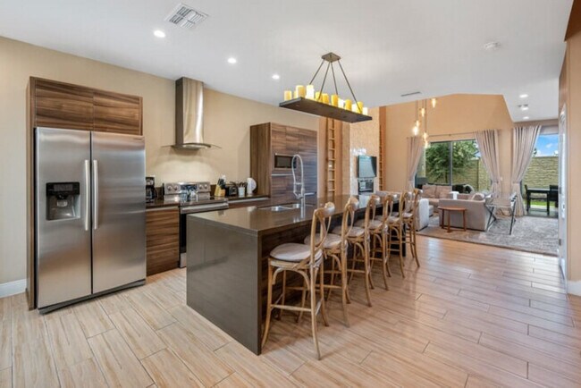 Foto del edificio - 7485 - Modern Home - Magic Village Views