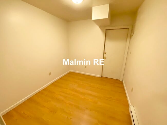 Building Photo - 2 Shepherd Ave