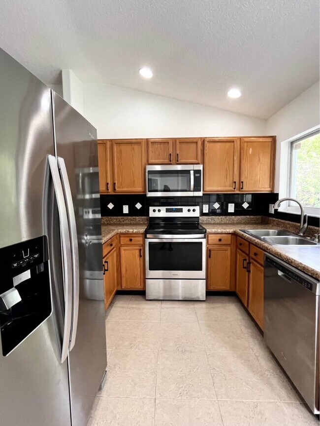 Foto del edificio - 13927 Corrine Key Pl