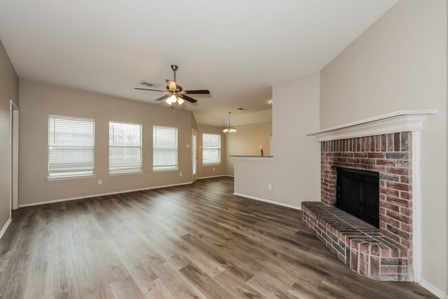 Building Photo - 1326 Misty Dr