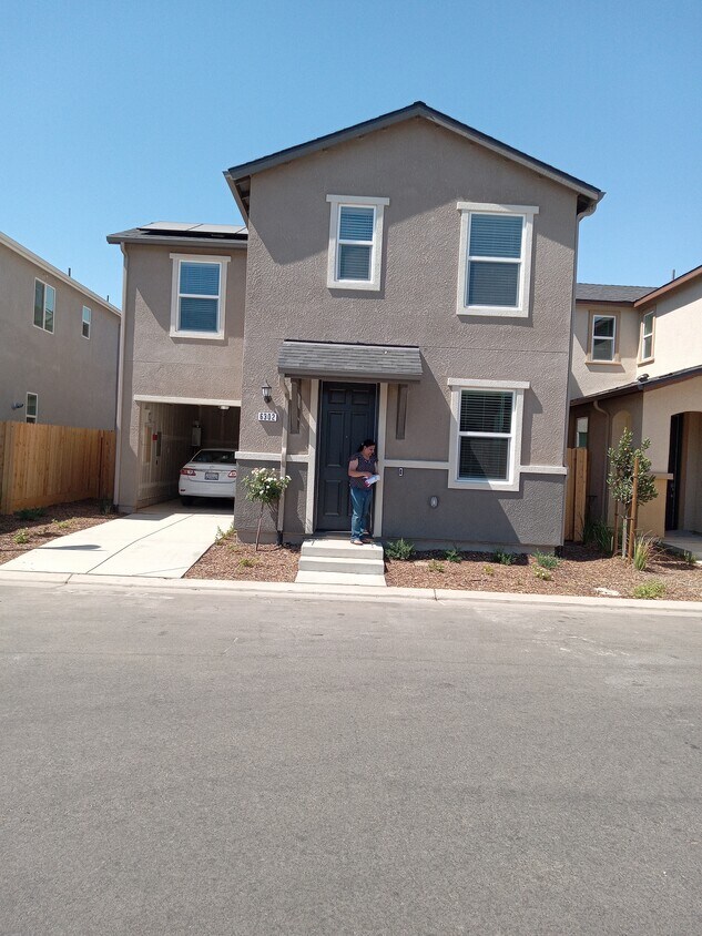 Primary Photo - 6302 E Meritage Dr