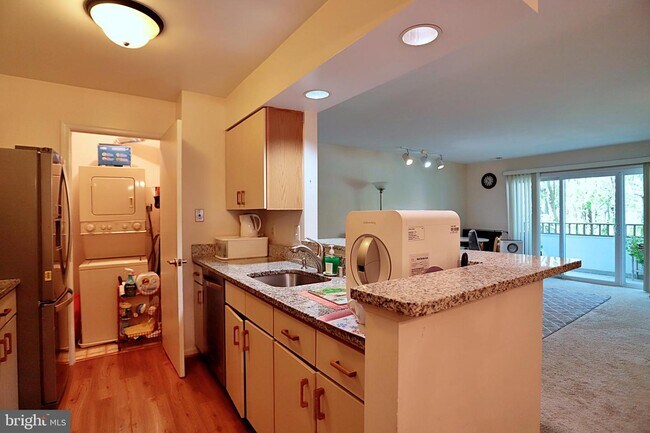 Foto del edificio - 7713 Lafayette Forest Dr