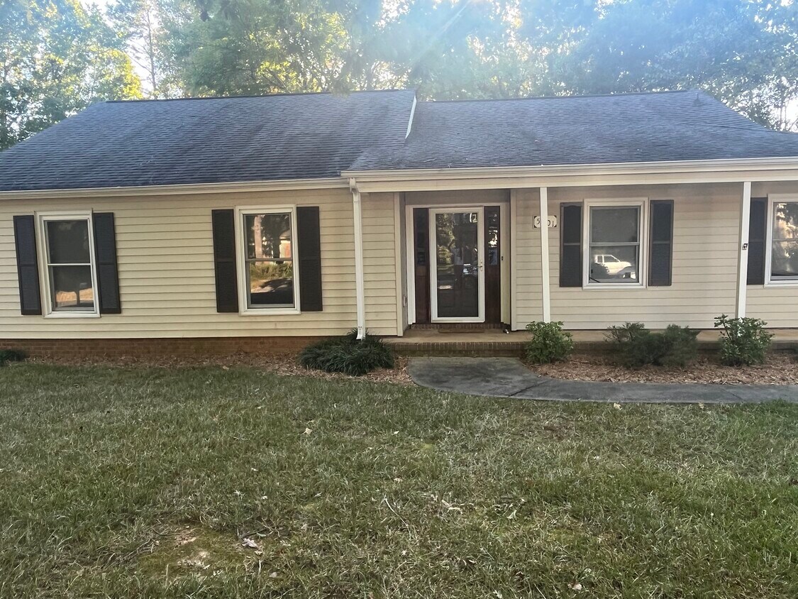 Primary Photo - 5001 Chestnut Lake Dr