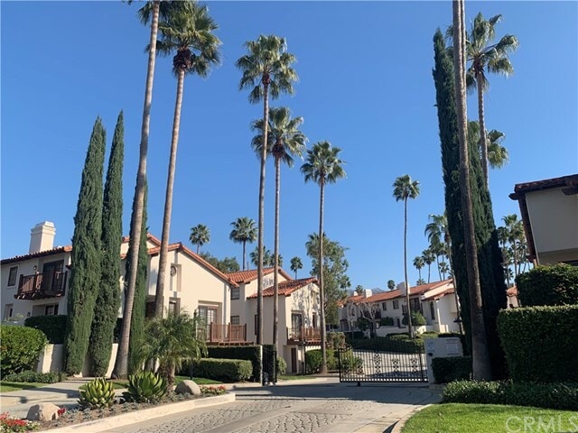 Building Photo - 422 E Bougainvillea Ln
