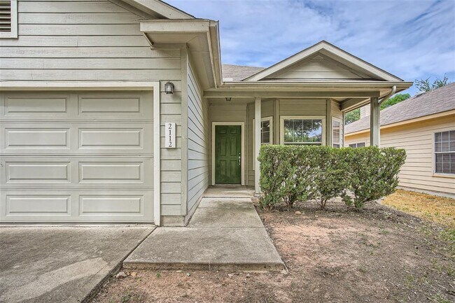 Foto del edificio - 2112 Charlotte Estates Dr