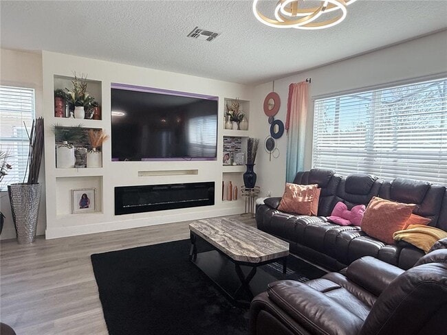 Foto del edificio - 375 Nova Dr