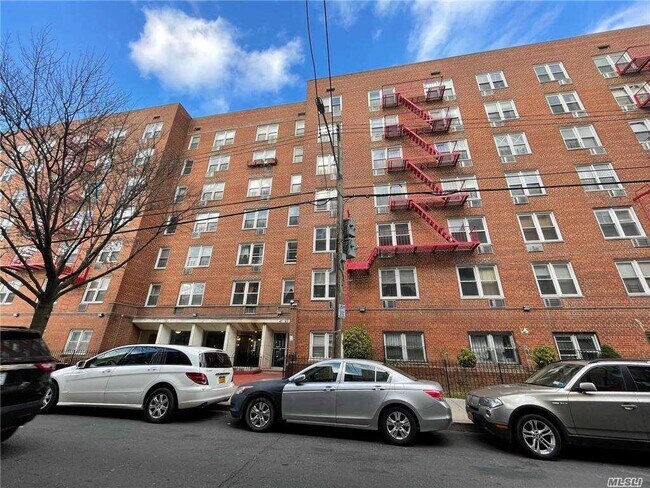 Building Photo - 41-67-67 Judge St
