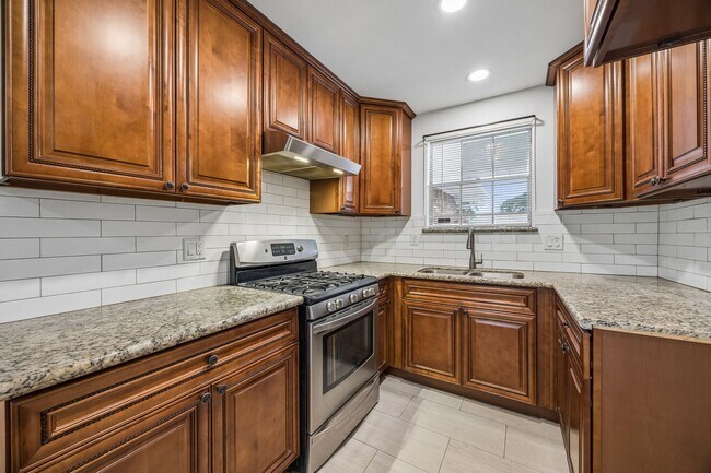 Foto del edificio - 12211 Pompton Dr
