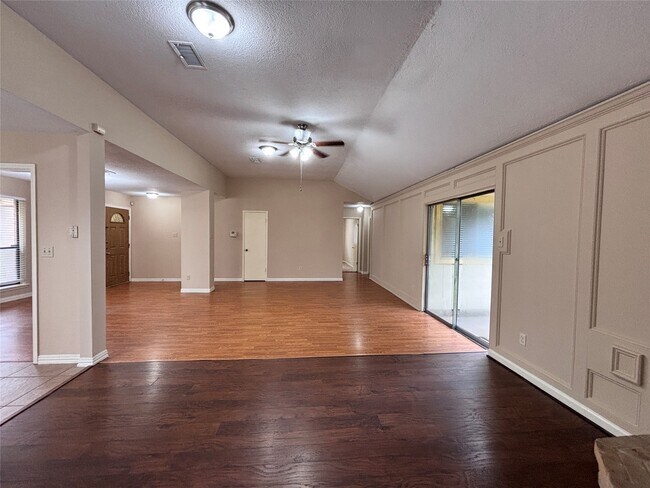 Foto del edificio - 15231 Cabots Landing Dr