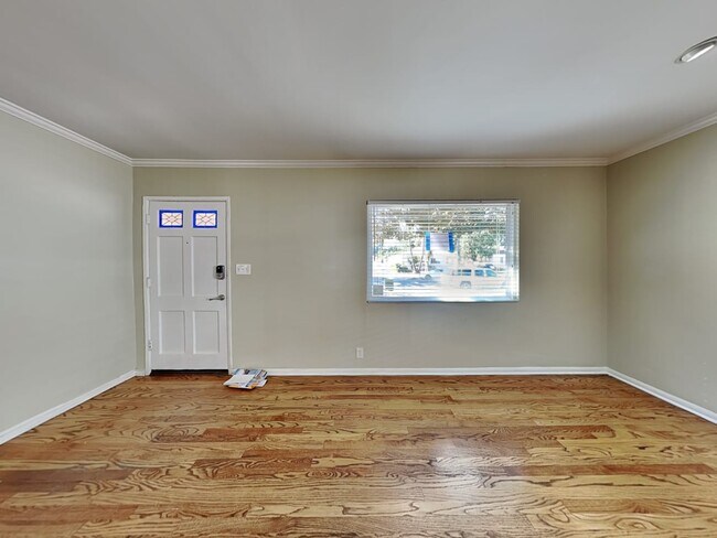 Building Photo - 6210 Blucher Ave